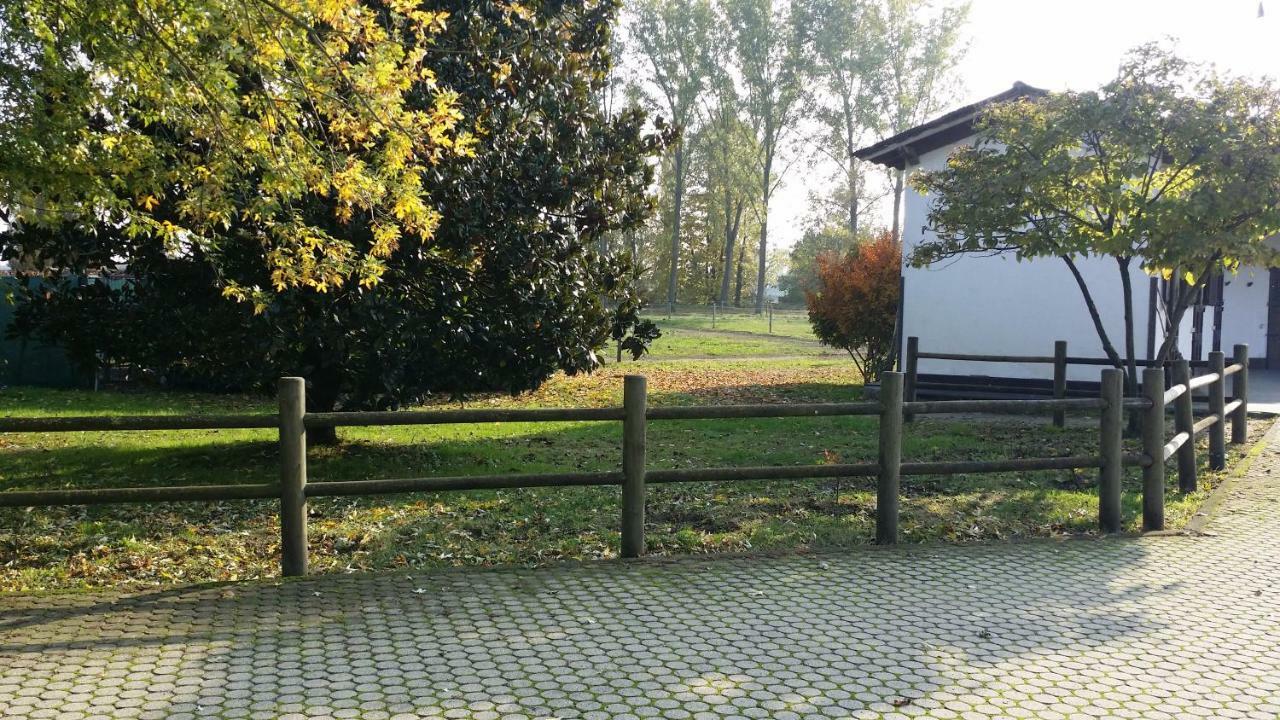 Scuderia 100 Pertiche Villa Villanterio Luaran gambar